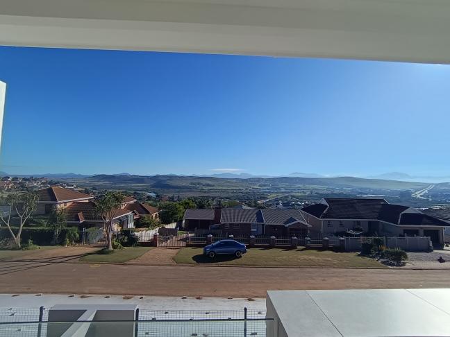 4 Bedroom Property for Sale in Hartenbos Heuwels Western Cape